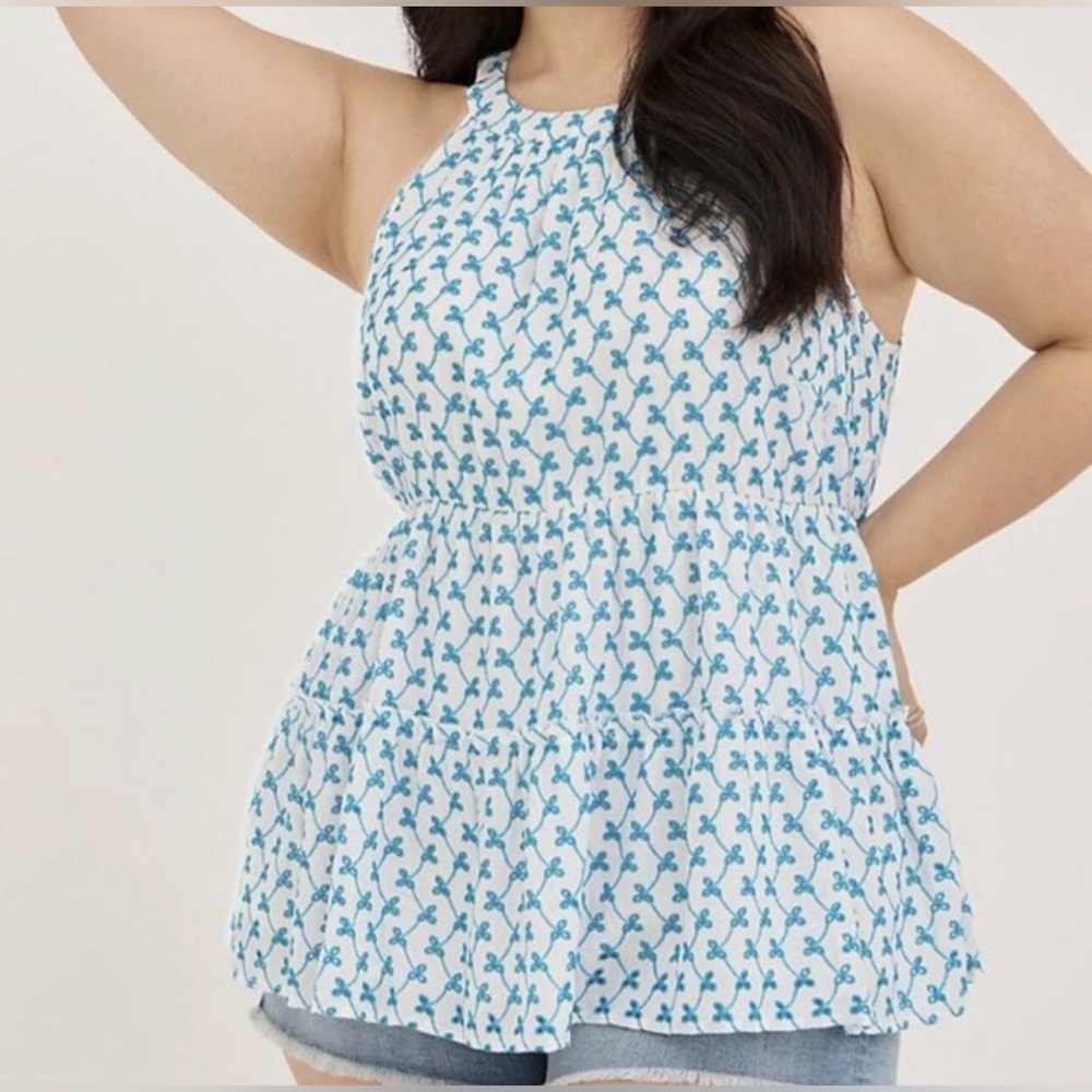 TORRID TIERED BABYDOLL TOP - RAYON EYELET WHITE & BLUE SIZE 3X NEW